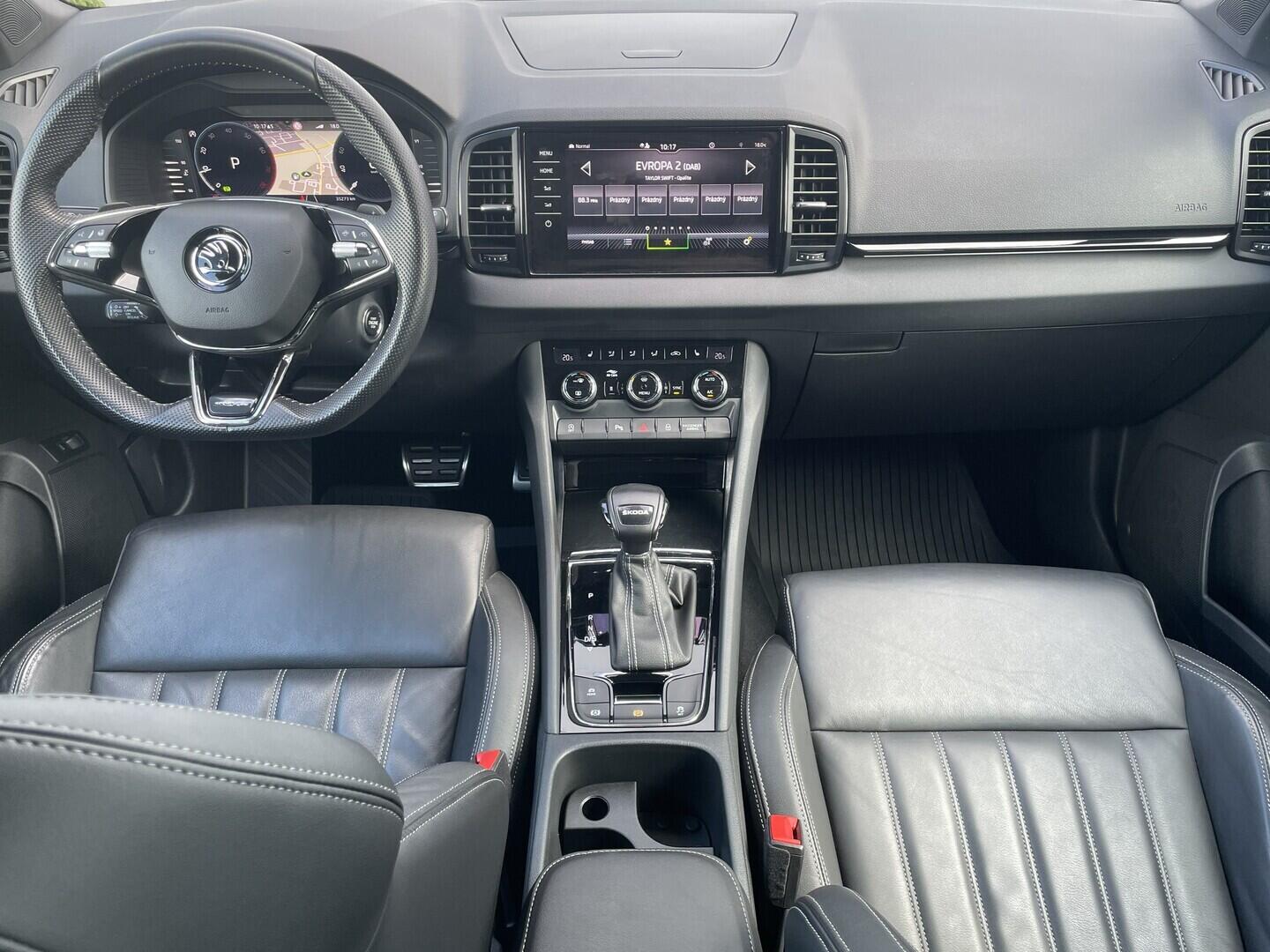 O119V07279_18.webp_KAROQ SportLine 1.5 TSI 110 kW automat