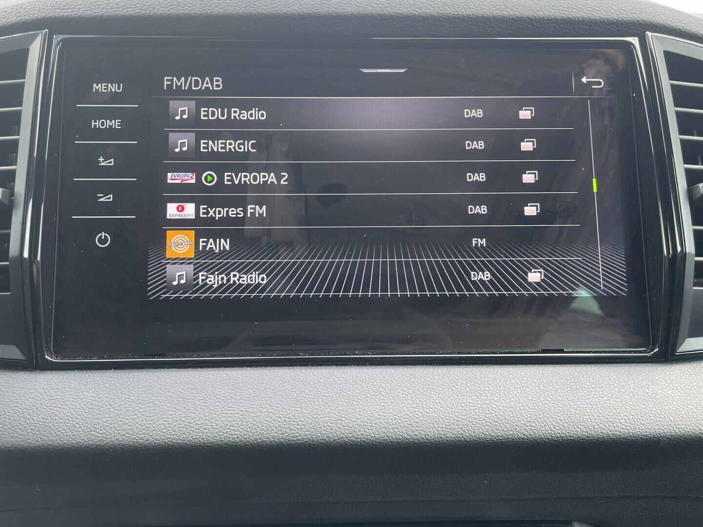 O119V07279_25.webp_KAROQ SportLine 1.5 TSI 110 kW automat