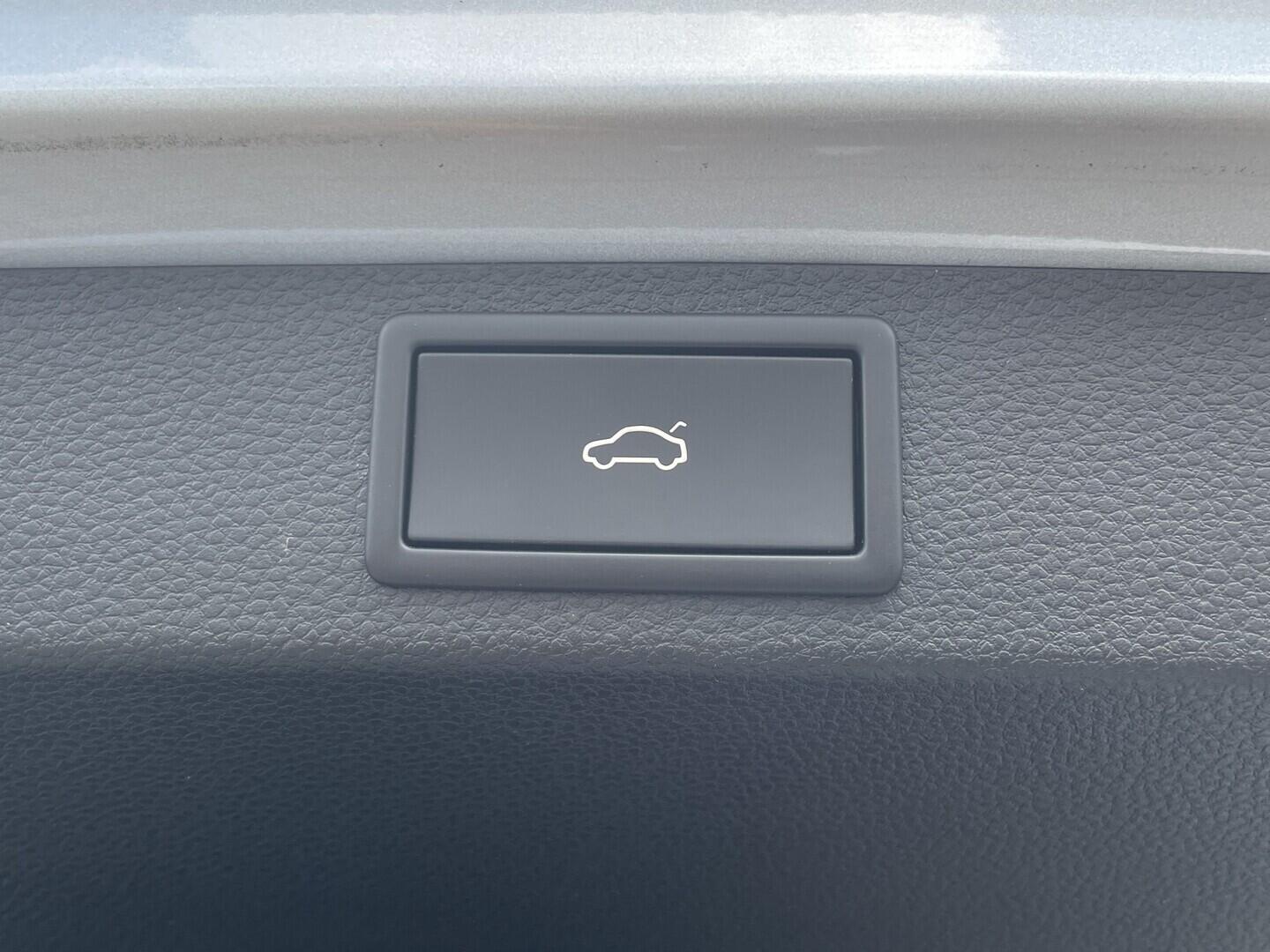 O119V07279_36.webp_KAROQ SportLine 1.5 TSI 110 kW automat