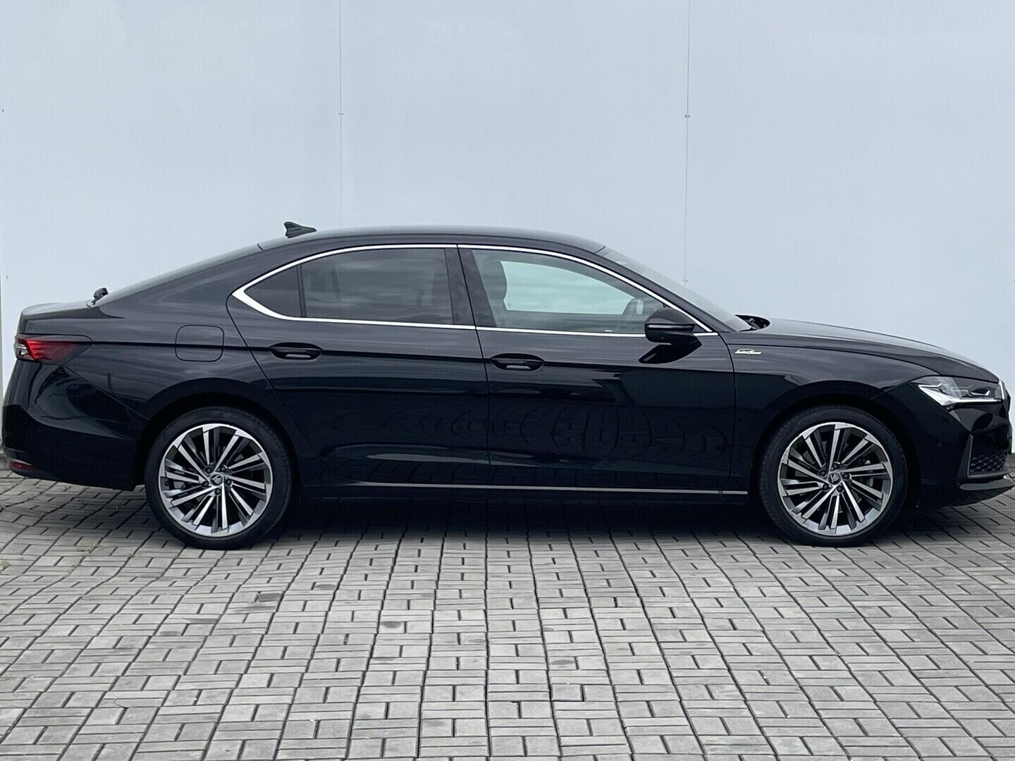 O119V07296_16.webp_SUPERB L&K 2.0 TDI 142 kW automat, DPH