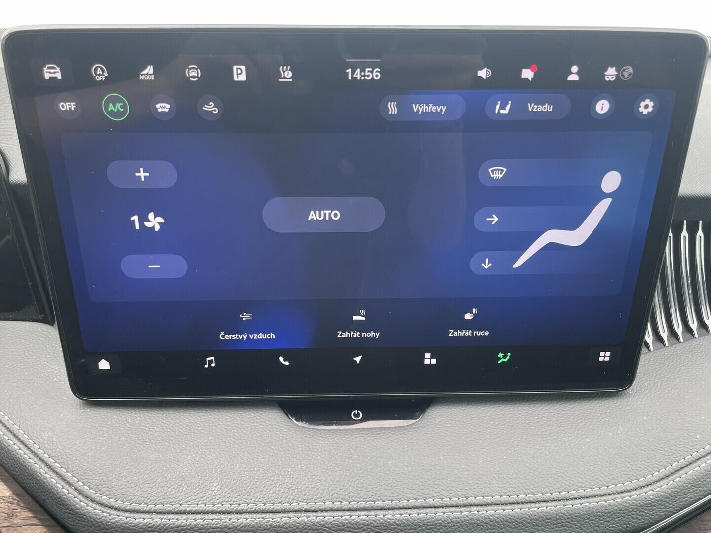 O119V07296_27.webp_SUPERB L&K 2.0 TDI 142 kW automat, DPH