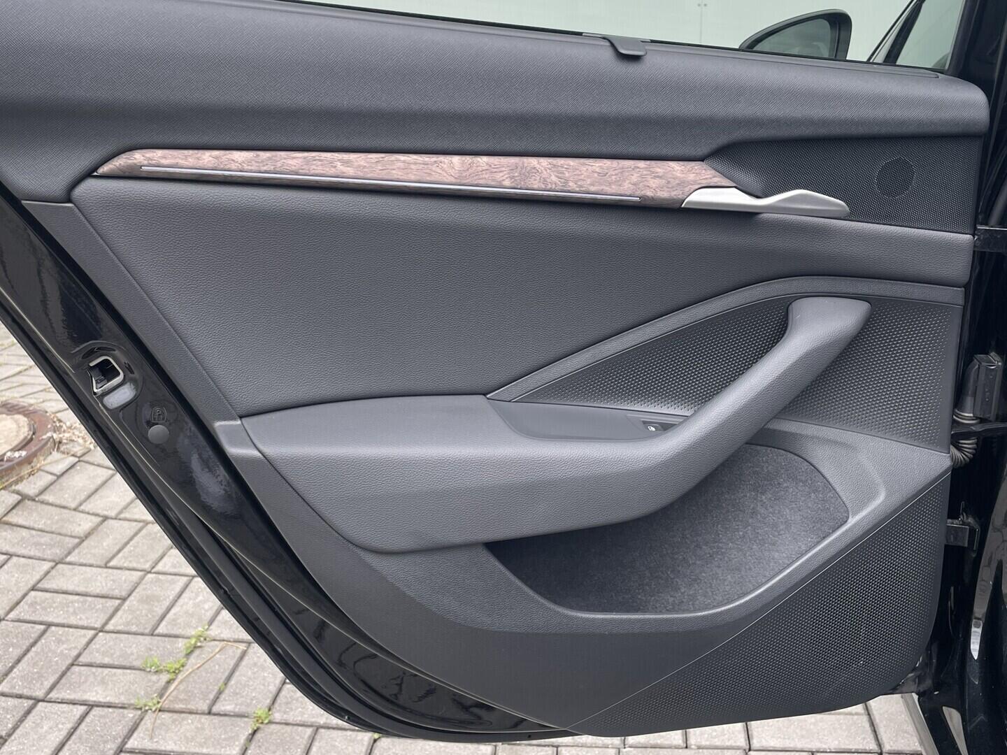 O119V07296_31.webp_SUPERB L&K 2.0 TDI 142 kW automat, DPH