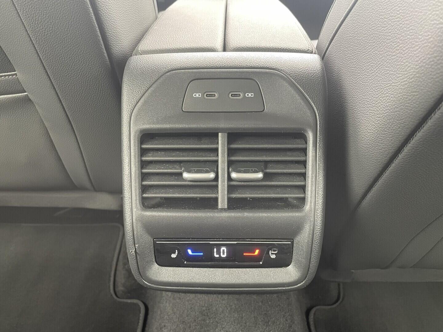 O119V07296_33.webp_SUPERB L&K 2.0 TDI 142 kW automat, DPH