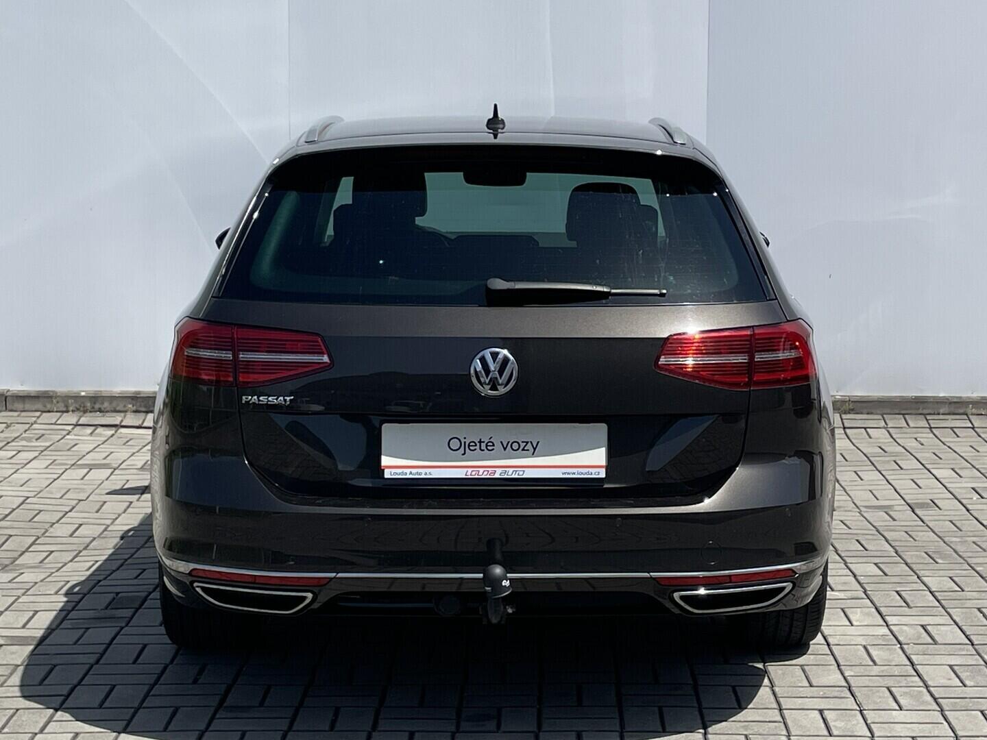 O119V07309_17.webp_PASSAT  2.0 TDI 110 kW automat