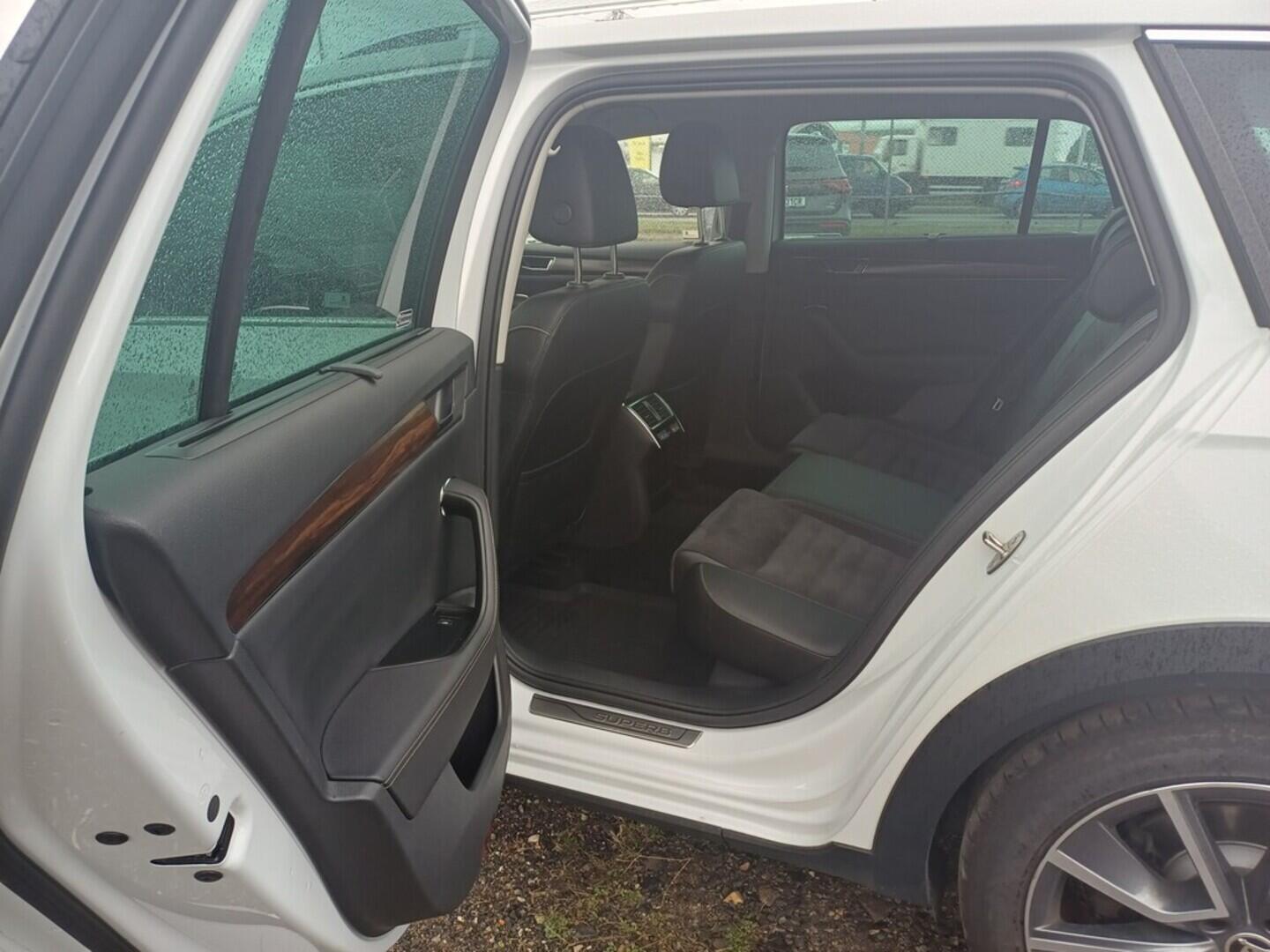 O199V00441_29.webp_SUPERB Scout 2.0 TDI 140 kW automat, DPH