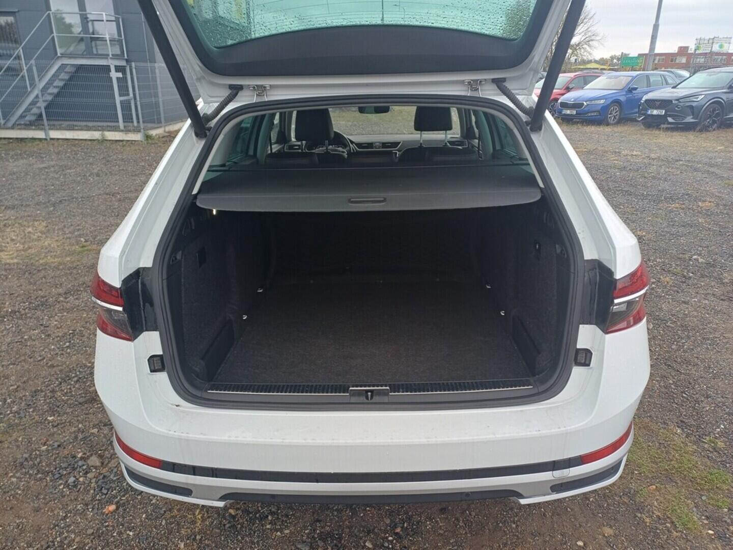 O199V00441_30.webp_SUPERB Scout 2.0 TDI 140 kW automat, DPH