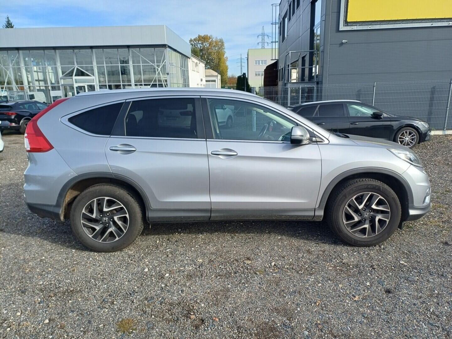 O199V00442_16.webp_CRV Elegance Plus 2.0 i-VTEC 114 kW manuál