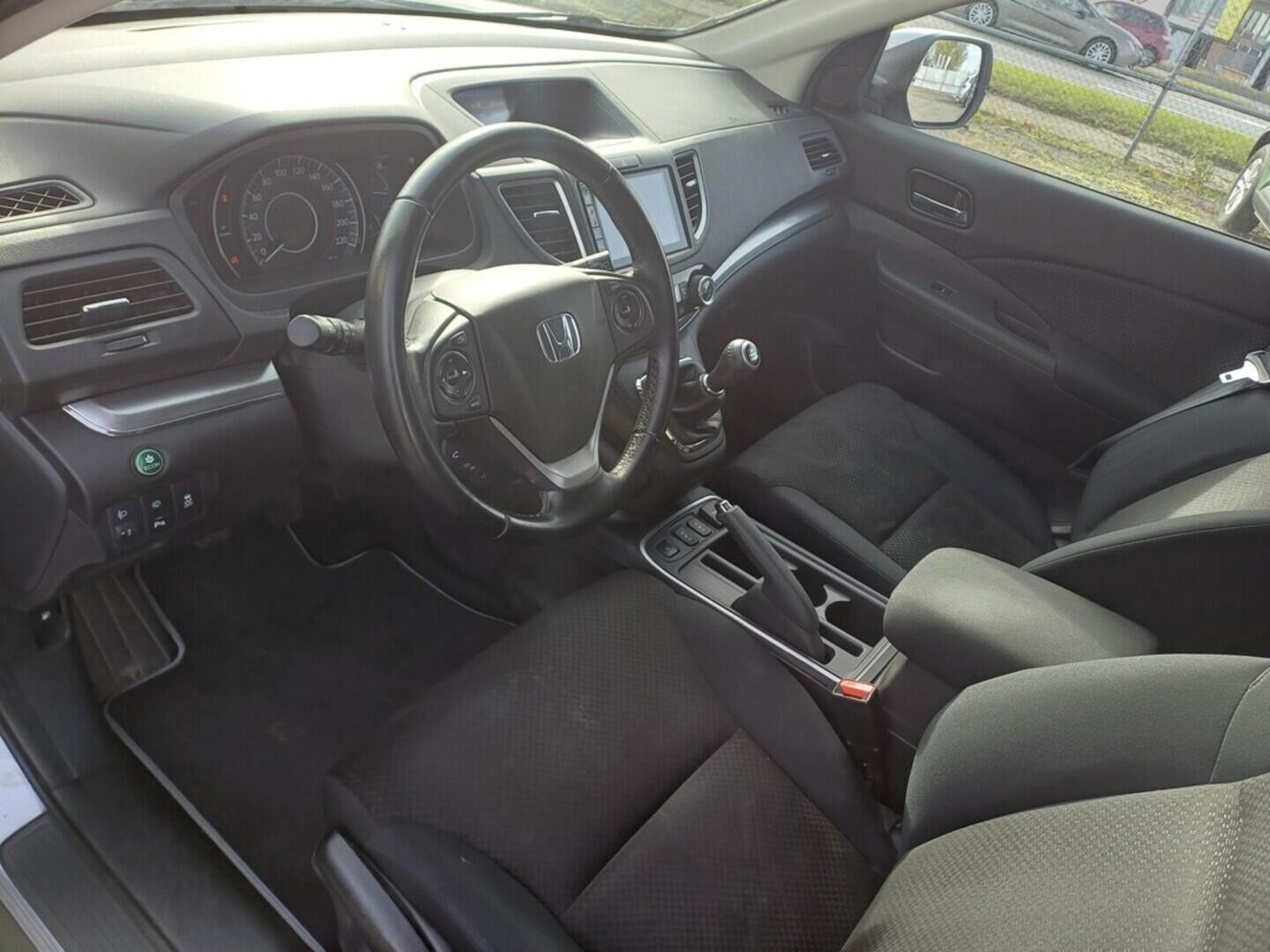 O199V00442_19.webp_CRV Elegance Plus 2.0 i-VTEC 114 kW manuál