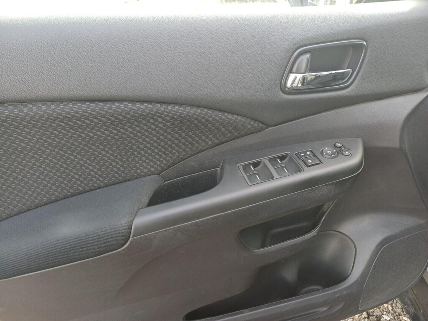 O199V00442_21.webp_CRV Elegance Plus 2.0 i-VTEC 114 kW manuál