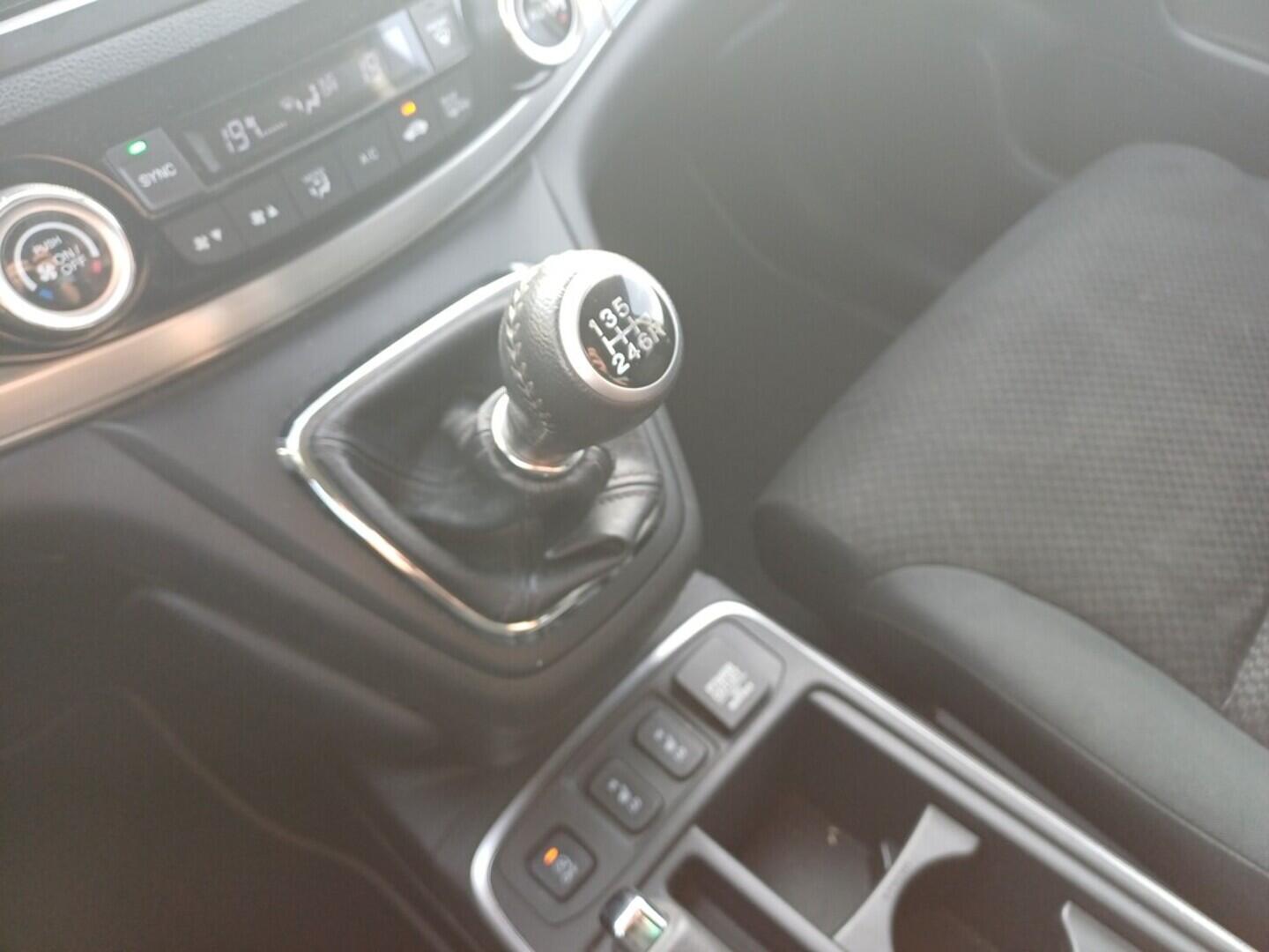 O199V00442_28.webp_CRV Elegance Plus 2.0 i-VTEC 114 kW manuál