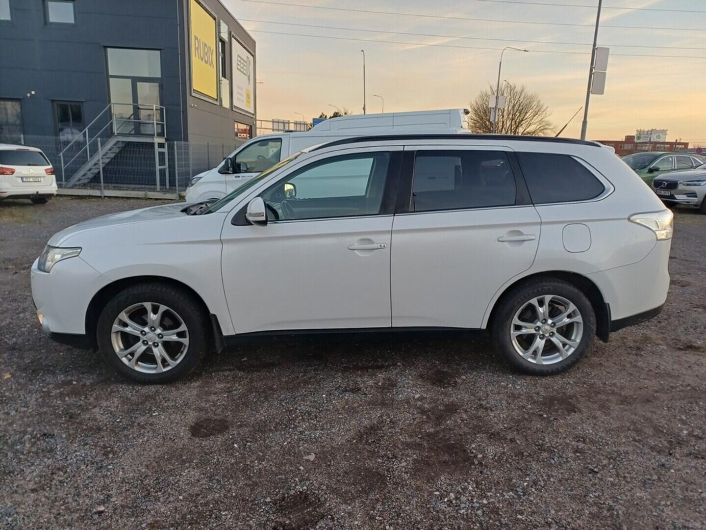 O199V00443_12.webp_OUTLANDER  2.3 Di-D 110 kW manuál, DPH