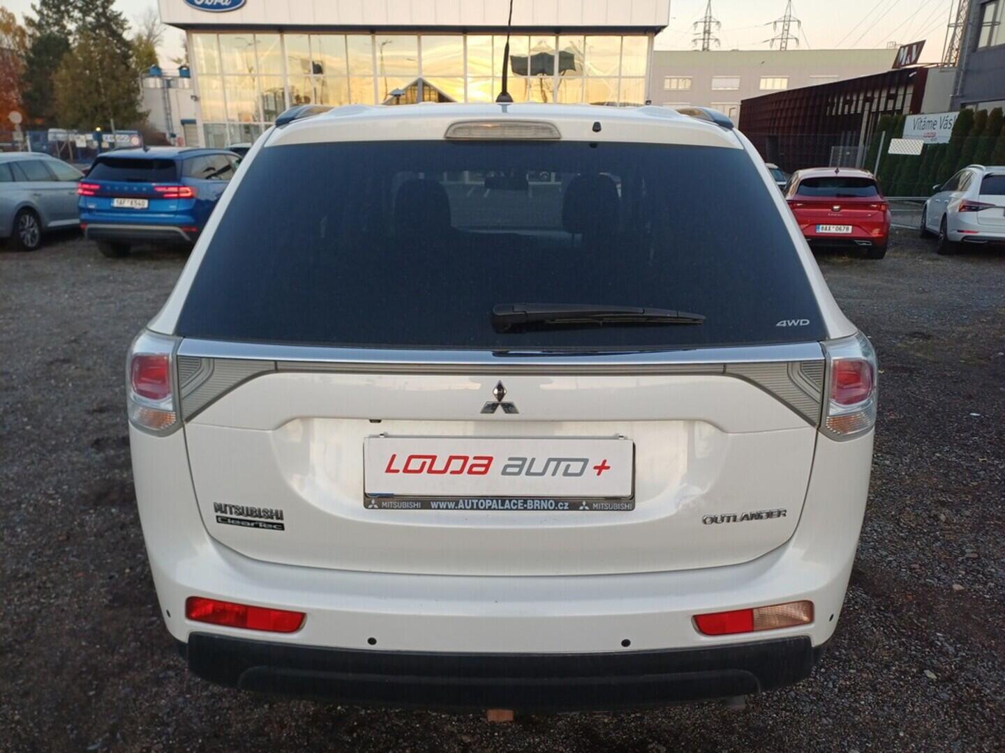 O199V00443_17.webp_OUTLANDER  2.3 Di-D 110 kW manuál, DPH