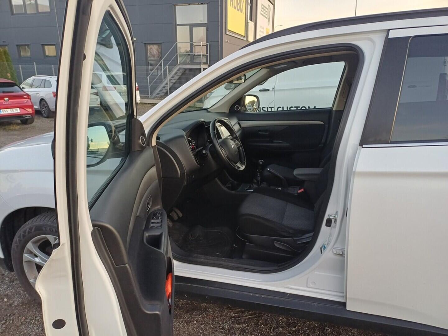 O199V00443_20.webp_OUTLANDER  2.3 Di-D 110 kW manuál, DPH