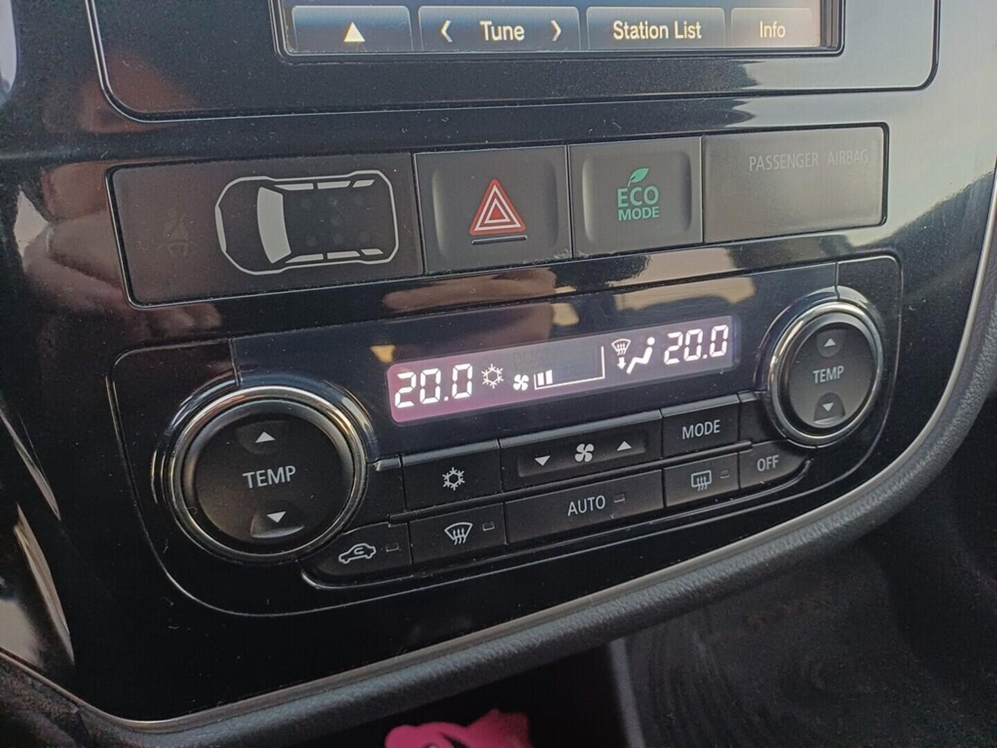 O199V00443_24.webp_OUTLANDER  2.3 Di-D 110 kW manuál, DPH