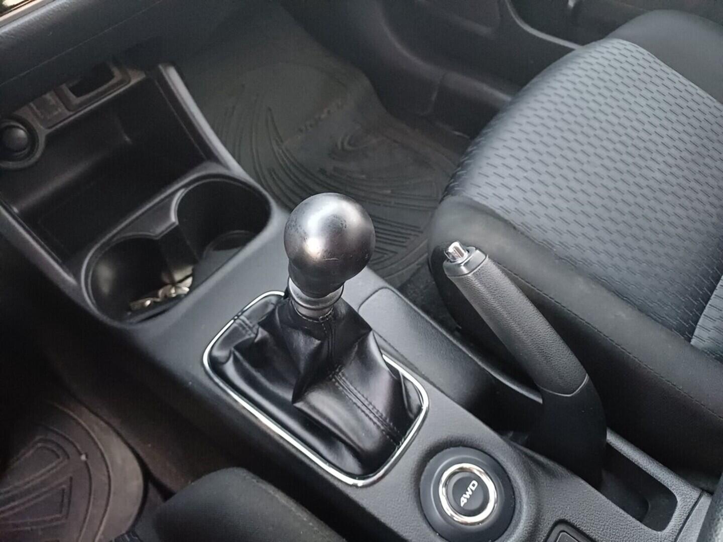 O199V00443_25.webp_OUTLANDER  2.3 Di-D 110 kW manuál, DPH