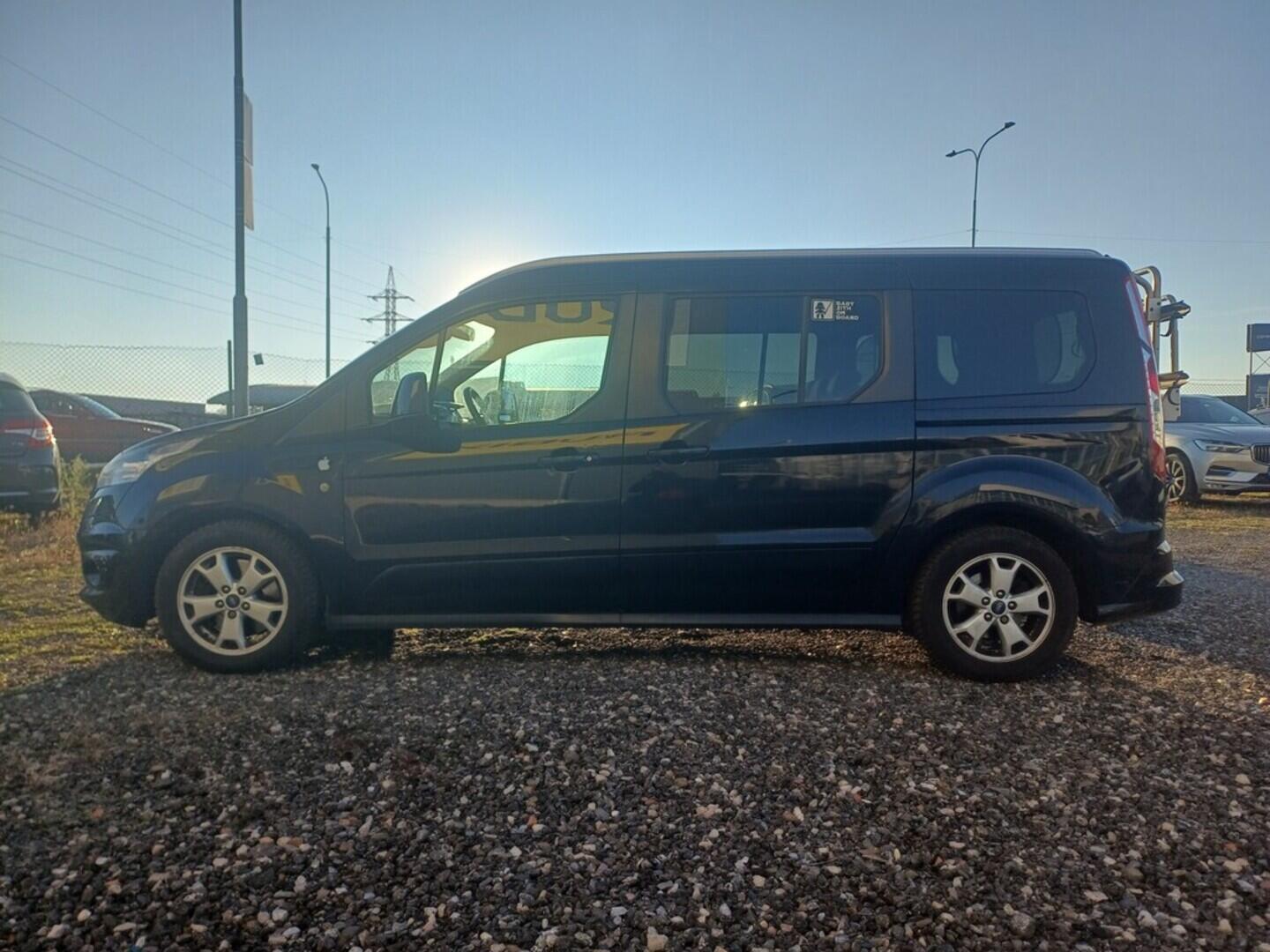 O199V00445_12.webp_TOURNEO CONNECT  1.5  88 kW manuál