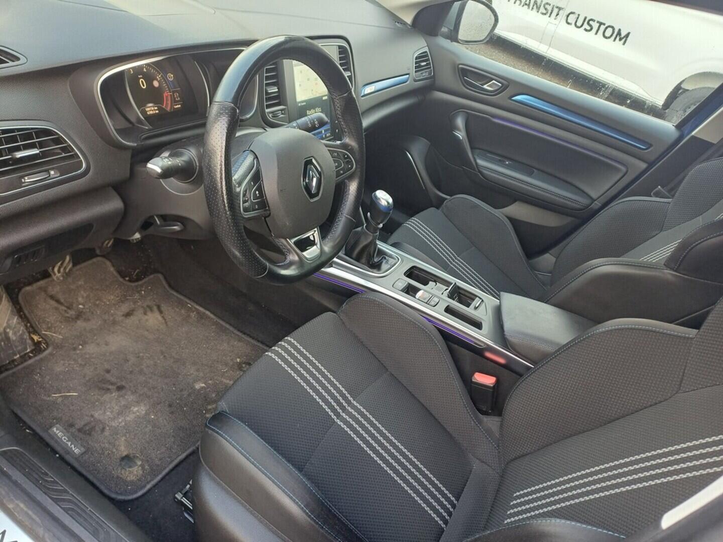 O199V00446_19.webp_MÉGANE GT line 1.2 TSI 74 kW manuál