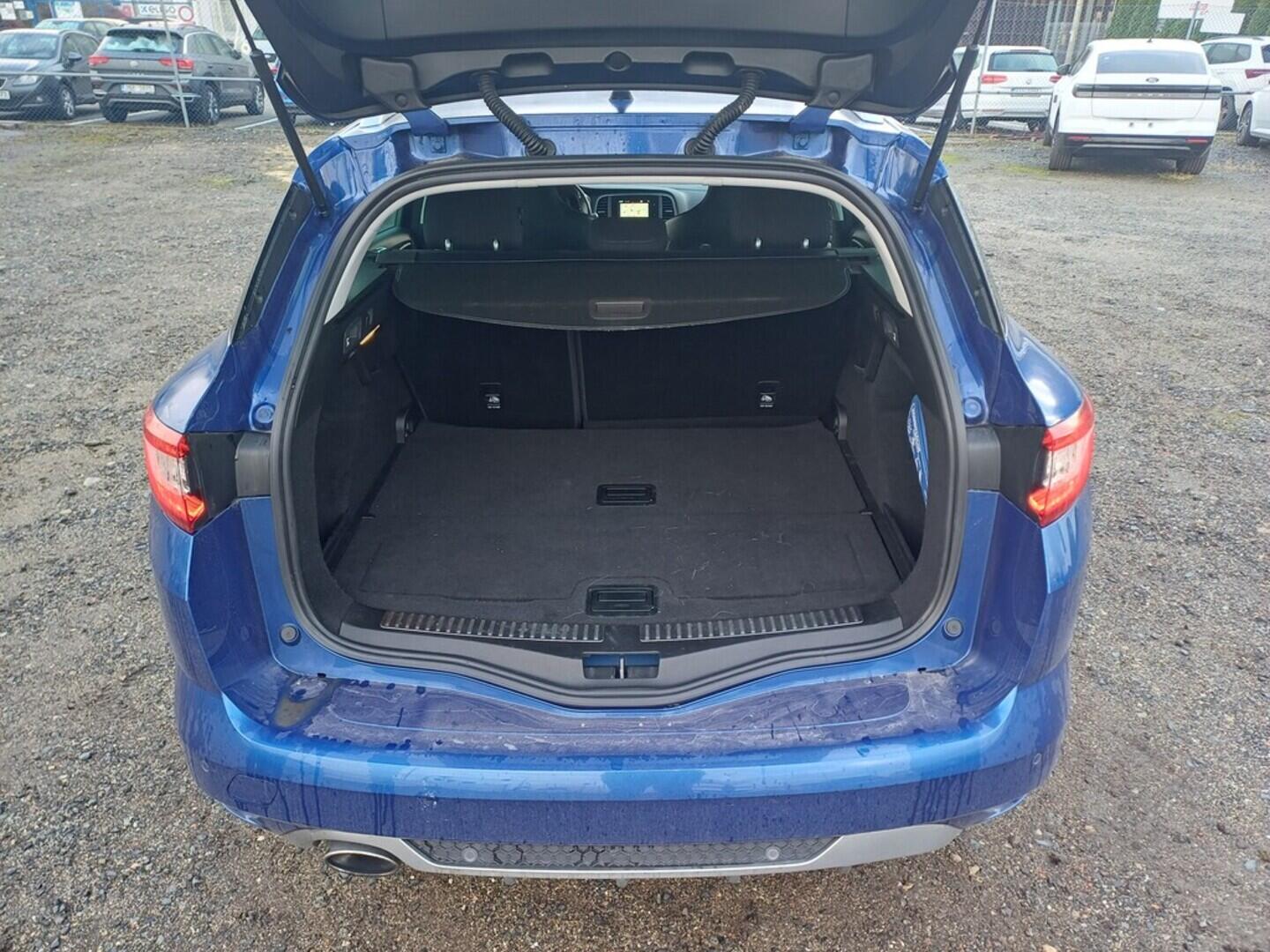 O199V00446_28.webp_MÉGANE GT line 1.2 TSI 74 kW manuál