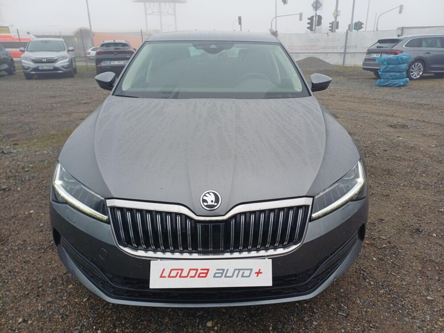 O199V00447_13.webp_SUPERB Ambition 2.0 TSI 140 kW automat, DPH