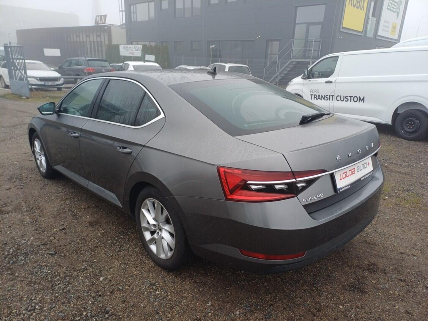 O199V00447_15.webp_SUPERB Ambition 2.0 TSI 140 kW automat, DPH