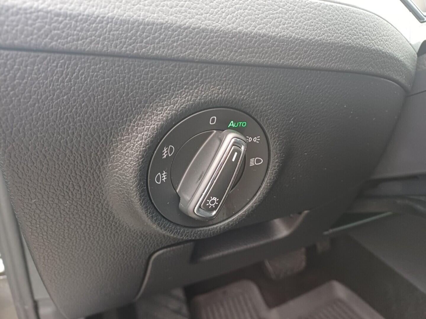 O199V00447_22.webp_SUPERB Ambition 2.0 TSI 140 kW automat, DPH