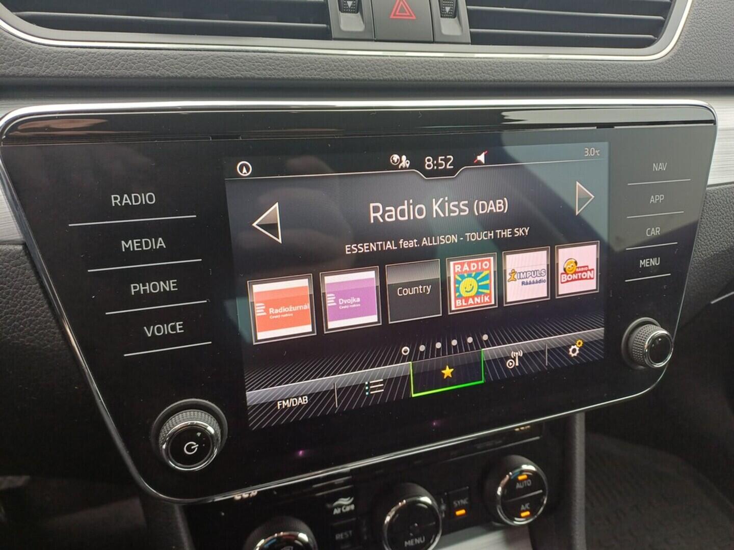 O199V00447_24.webp_SUPERB Ambition 2.0 TSI 140 kW automat, DPH