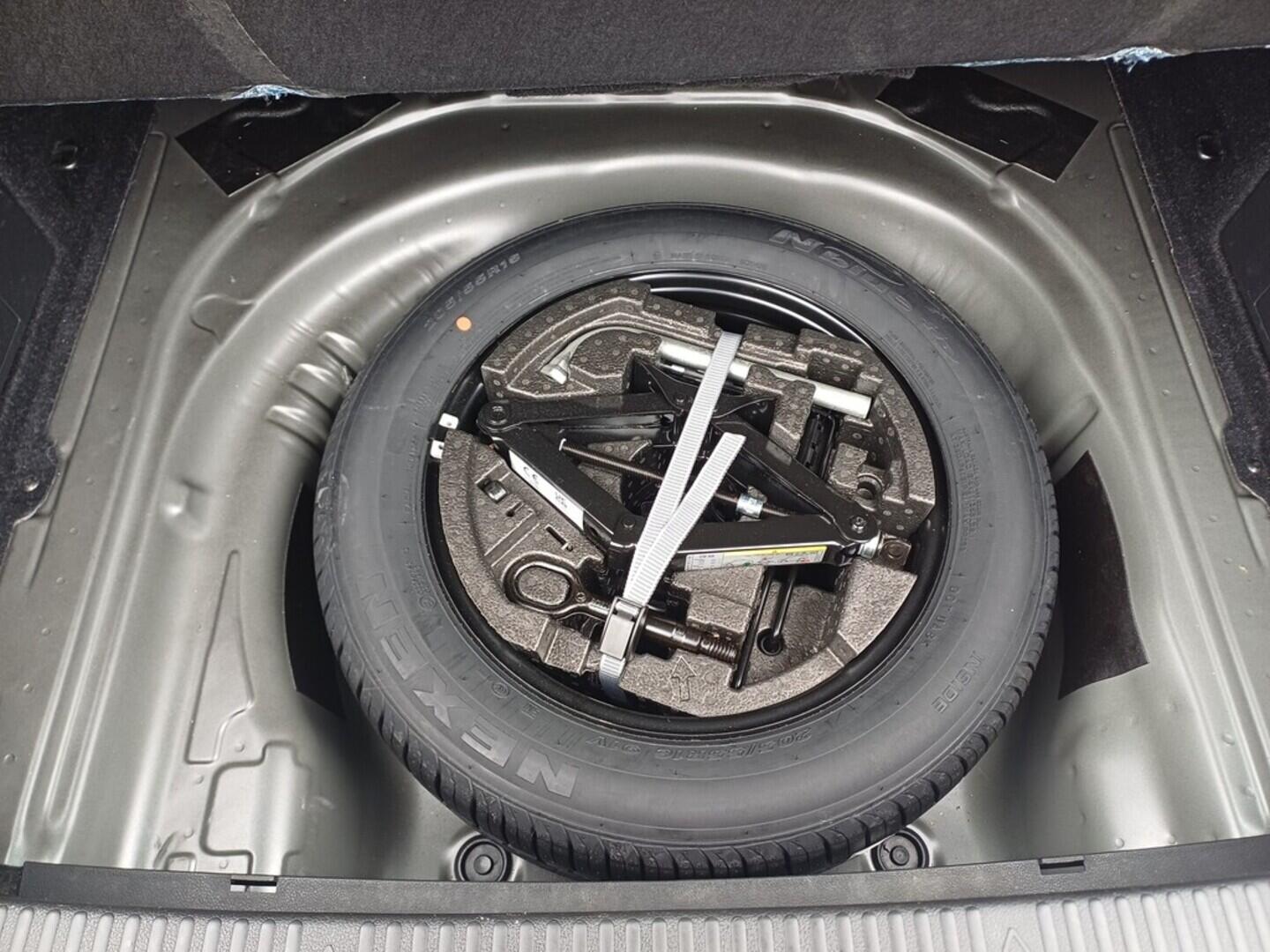 O199V00447_31.webp_SUPERB Ambition 2.0 TSI 140 kW automat, DPH