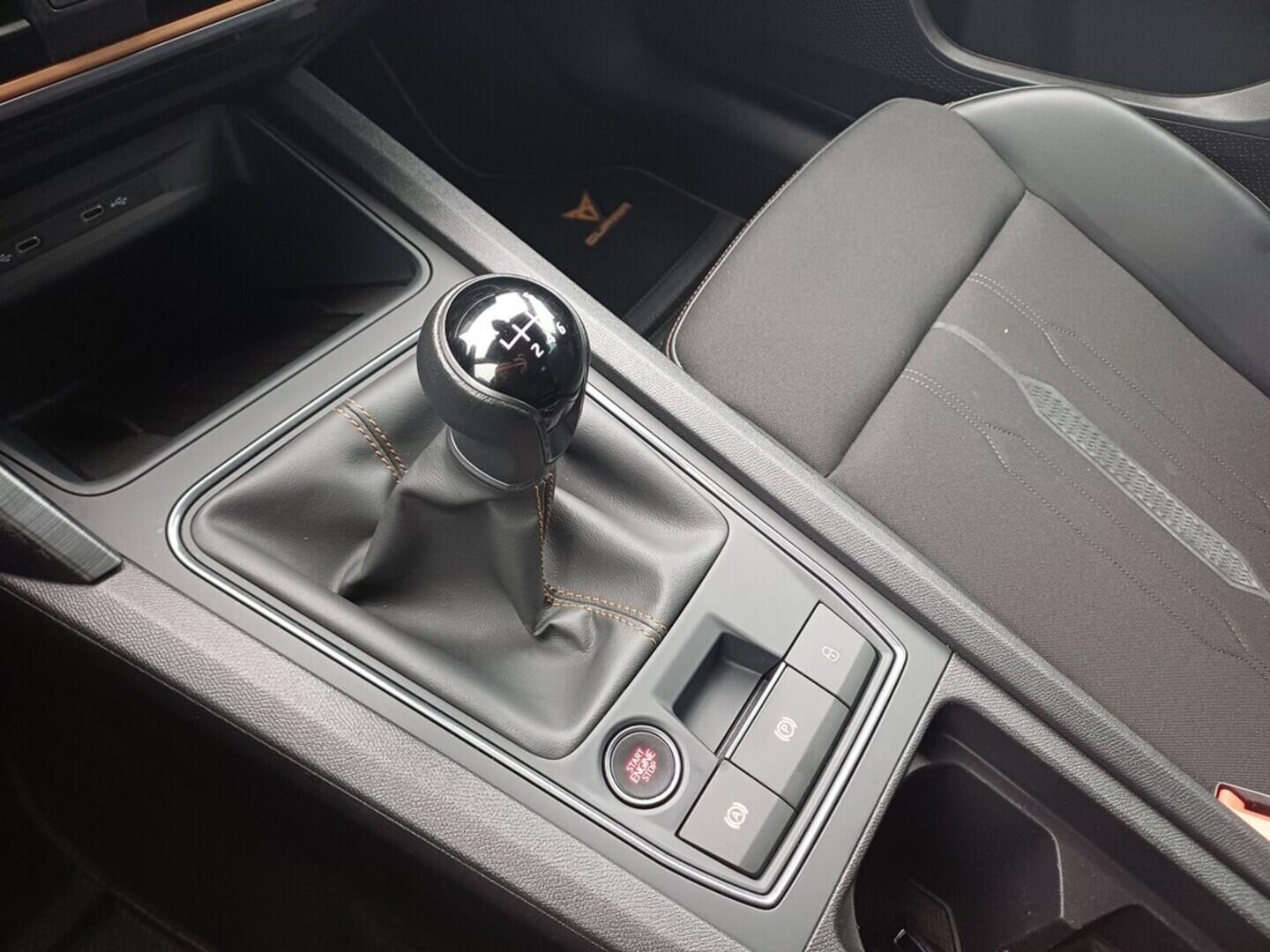 O199V00448_27.webp_FORMENTOR  1.5 TSI 110 kW manuál, DPH