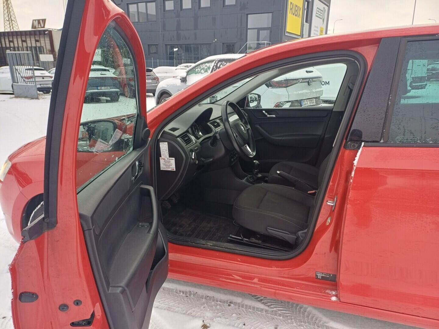 O199V00450_20.webp_RAPID Ambition 1.2 TSI 63 kW manuál, DPH