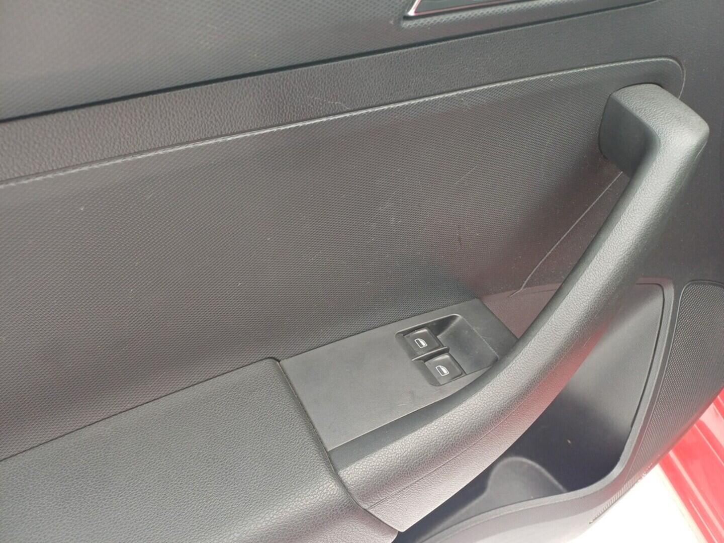 O199V00450_21.webp_RAPID Ambition 1.2 TSI 63 kW manuál, DPH