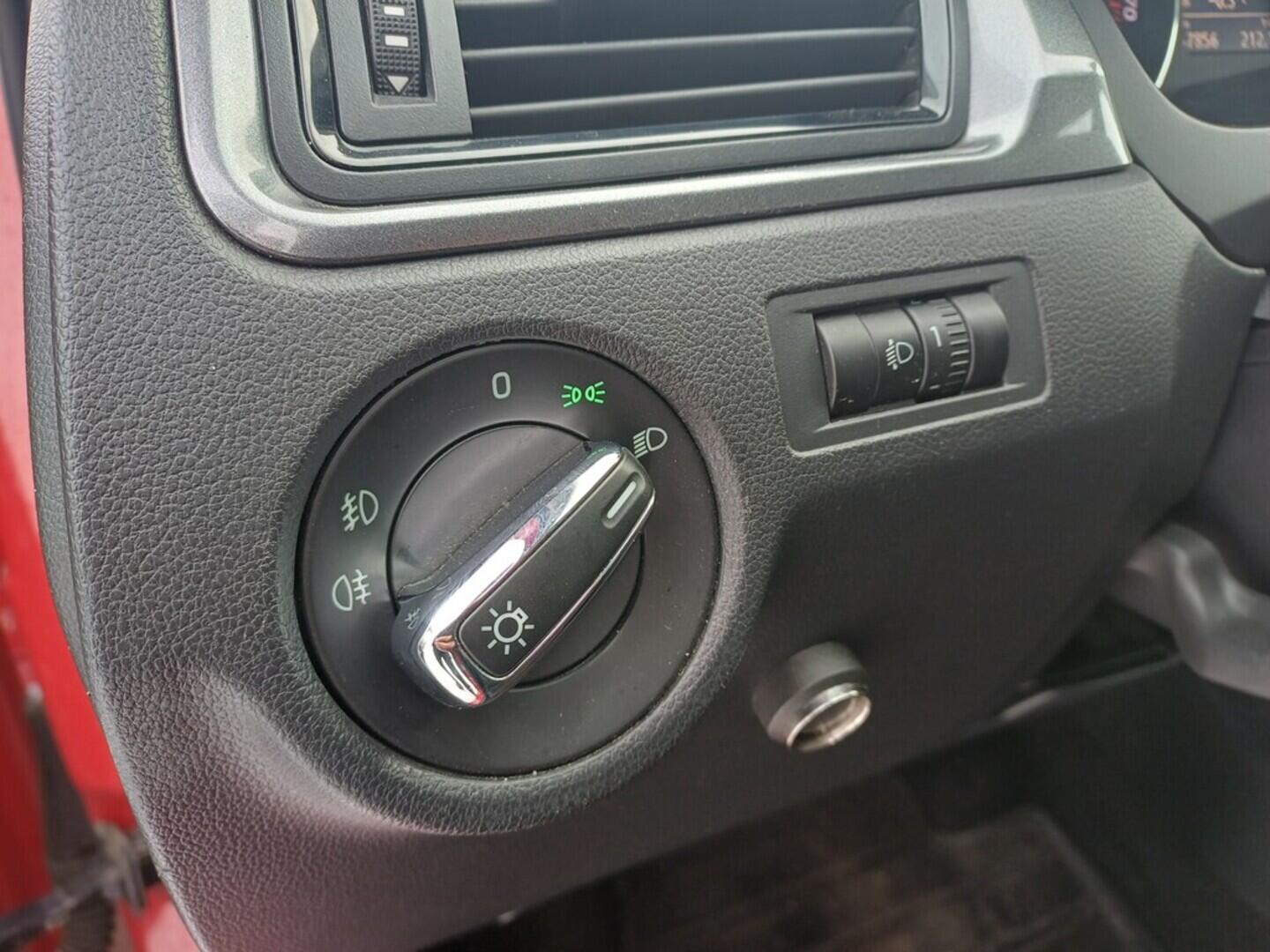 O199V00450_22.webp_RAPID Ambition 1.2 TSI 63 kW manuál, DPH