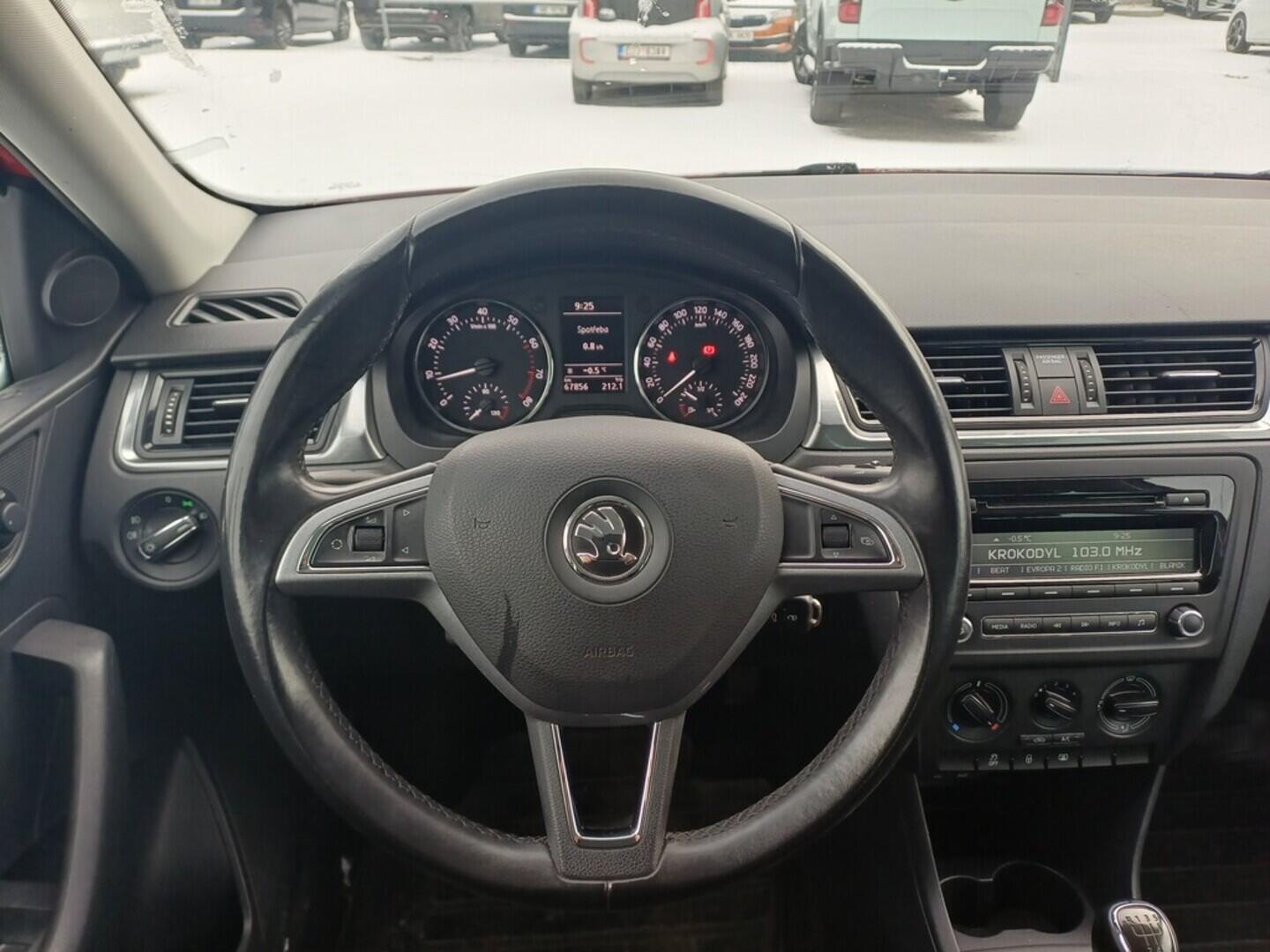 O199V00450_23.webp_RAPID Ambition 1.2 TSI 63 kW manuál, DPH