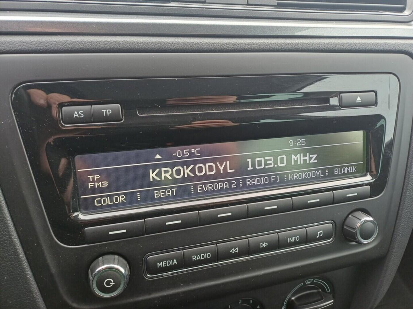 O199V00450_24.webp_RAPID Ambition 1.2 TSI 63 kW manuál, DPH