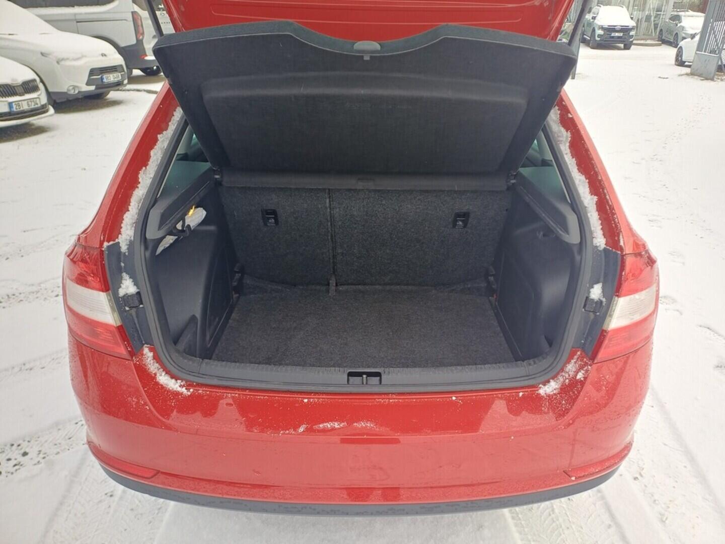 O199V00450_28.webp_RAPID Ambition 1.2 TSI 63 kW manuál, DPH