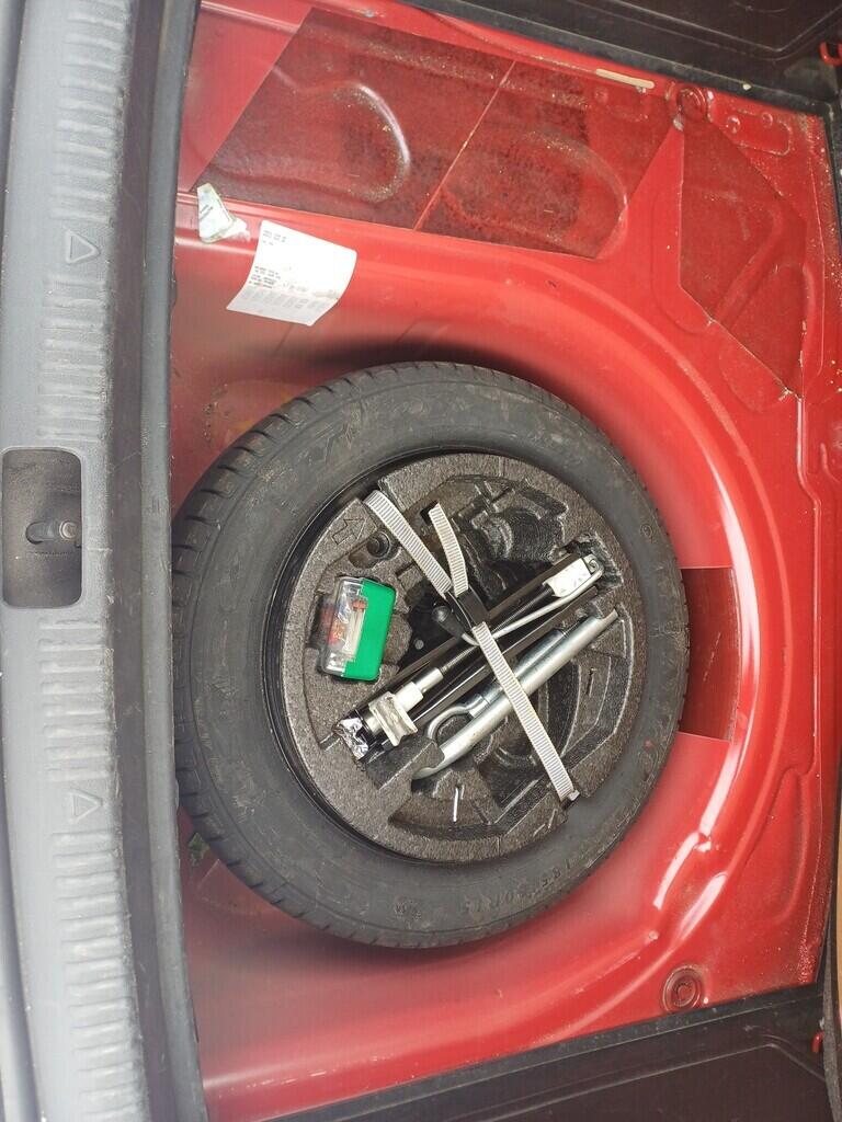 O199V00450_29.webp_RAPID Ambition 1.2 TSI 63 kW manuál, DPH