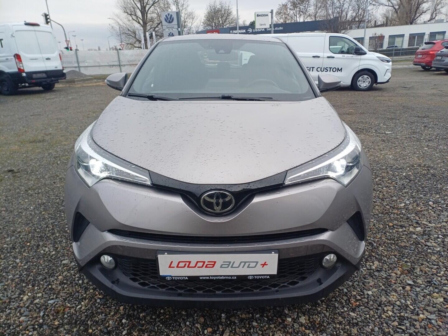 O199V00451_13.webp_C-HR Active 1.2 Turbo 85 kW manuál