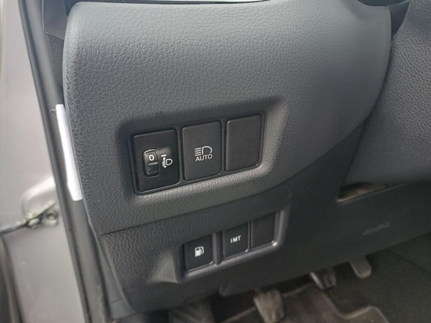 O199V00451_22.webp_C-HR Active 1.2 Turbo 85 kW manuál