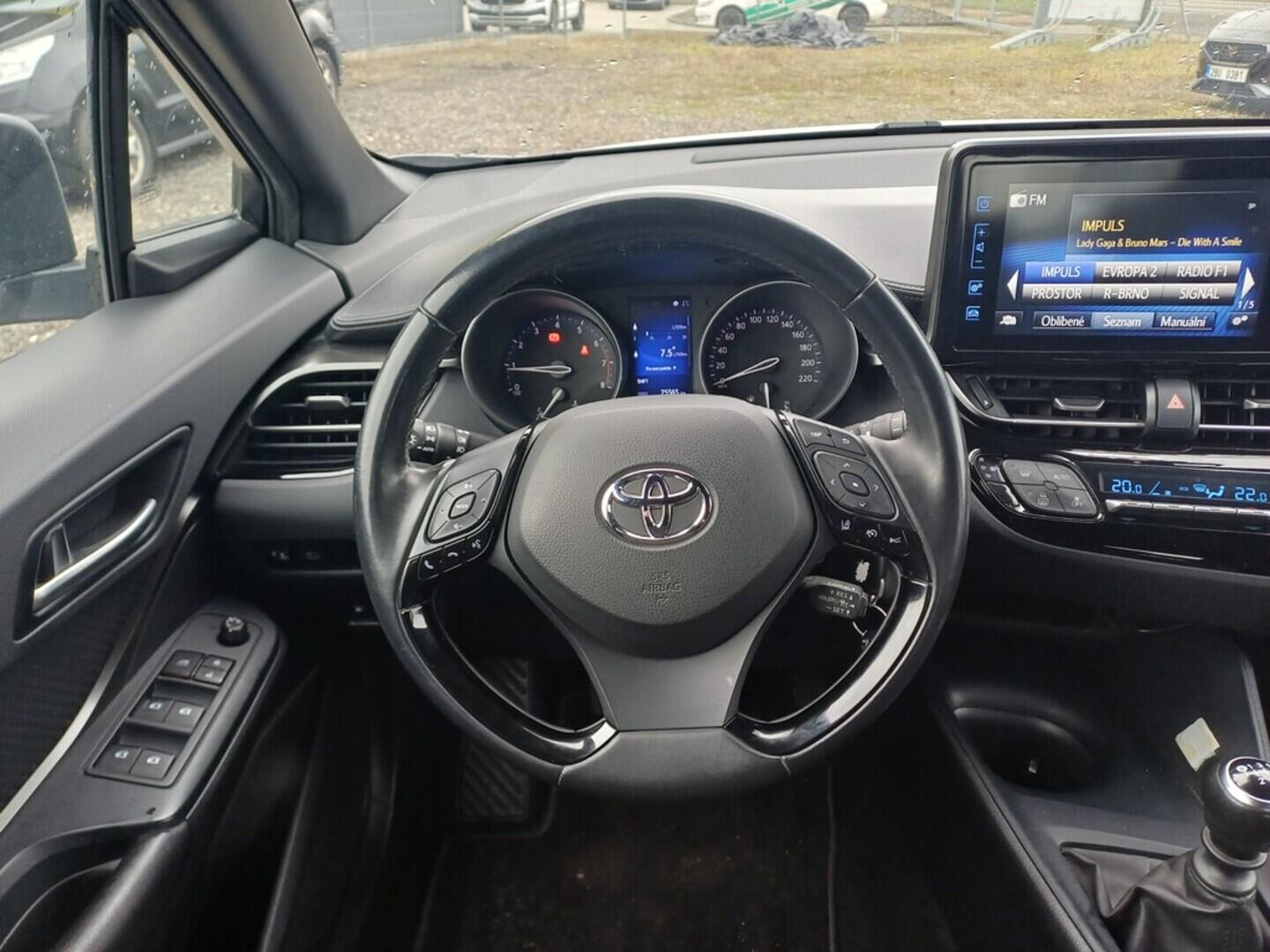 O199V00451_23.webp_C-HR Active 1.2 Turbo 85 kW manuál