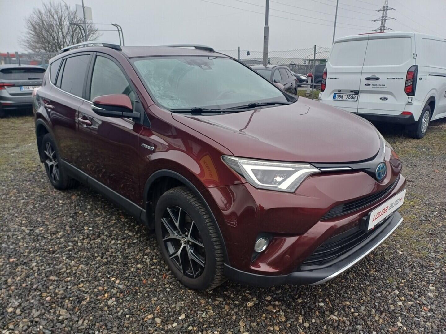 O199V00456_14.webp_RAV4 Trend 2.5 e-CVT 114 kW automat, DPH