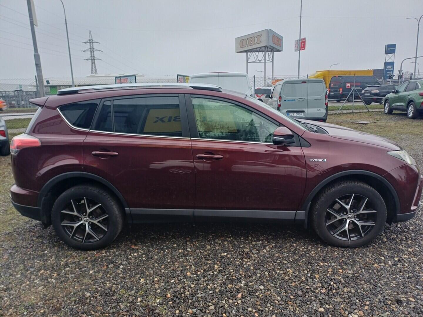 O199V00456_16.webp_RAV4 Trend 2.5 e-CVT 114 kW automat, DPH