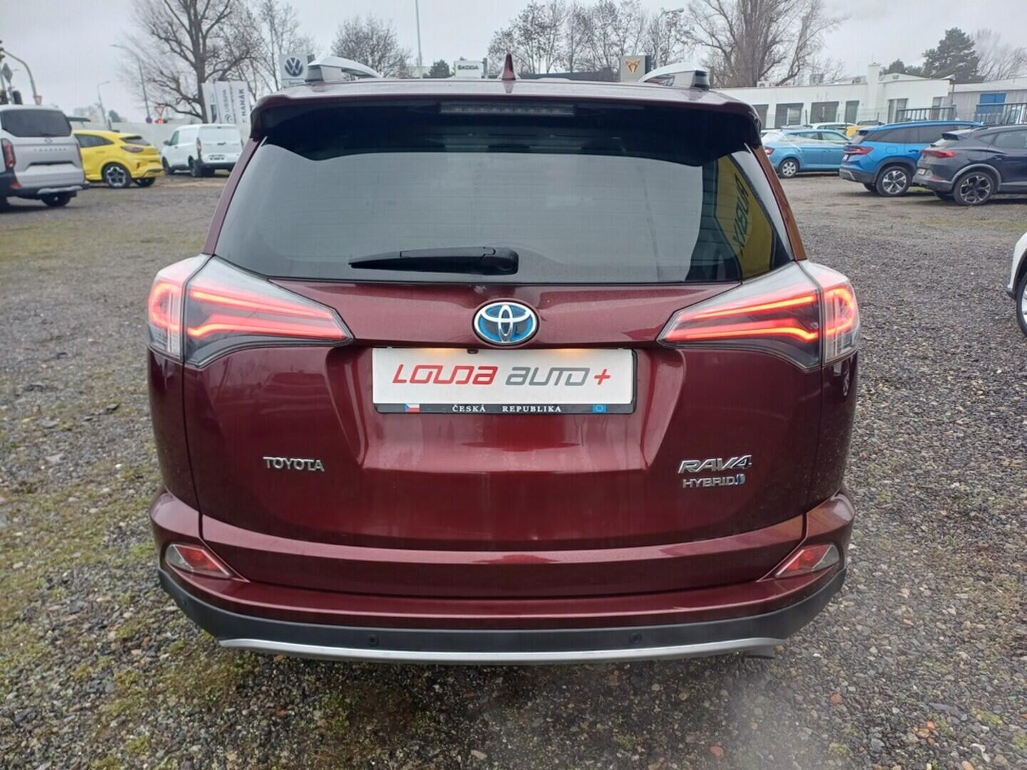 O199V00456_17.webp_RAV4 Trend 2.5 e-CVT 114 kW automat, DPH