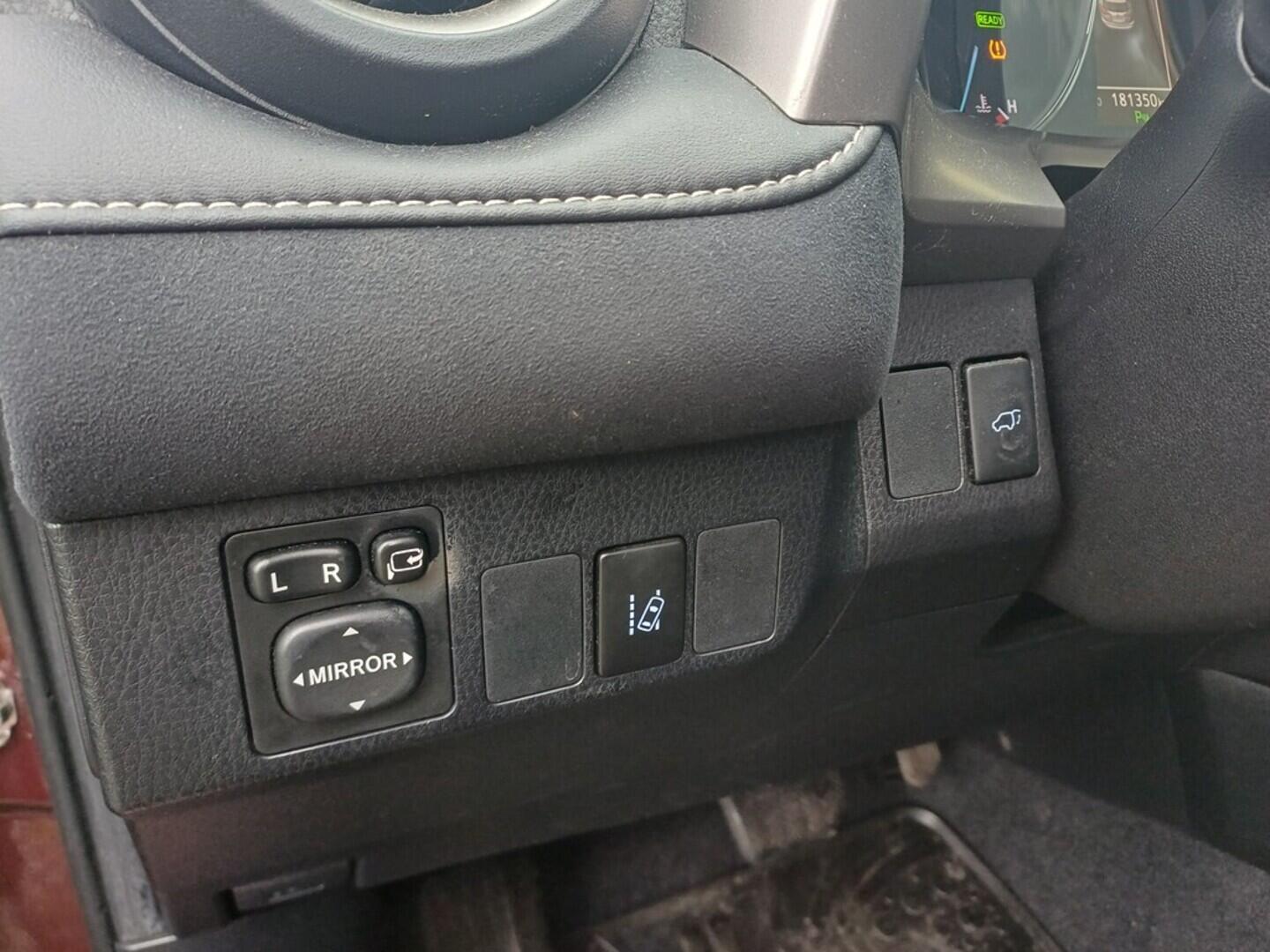 O199V00456_22.webp_RAV4 Trend 2.5 e-CVT 114 kW automat, DPH