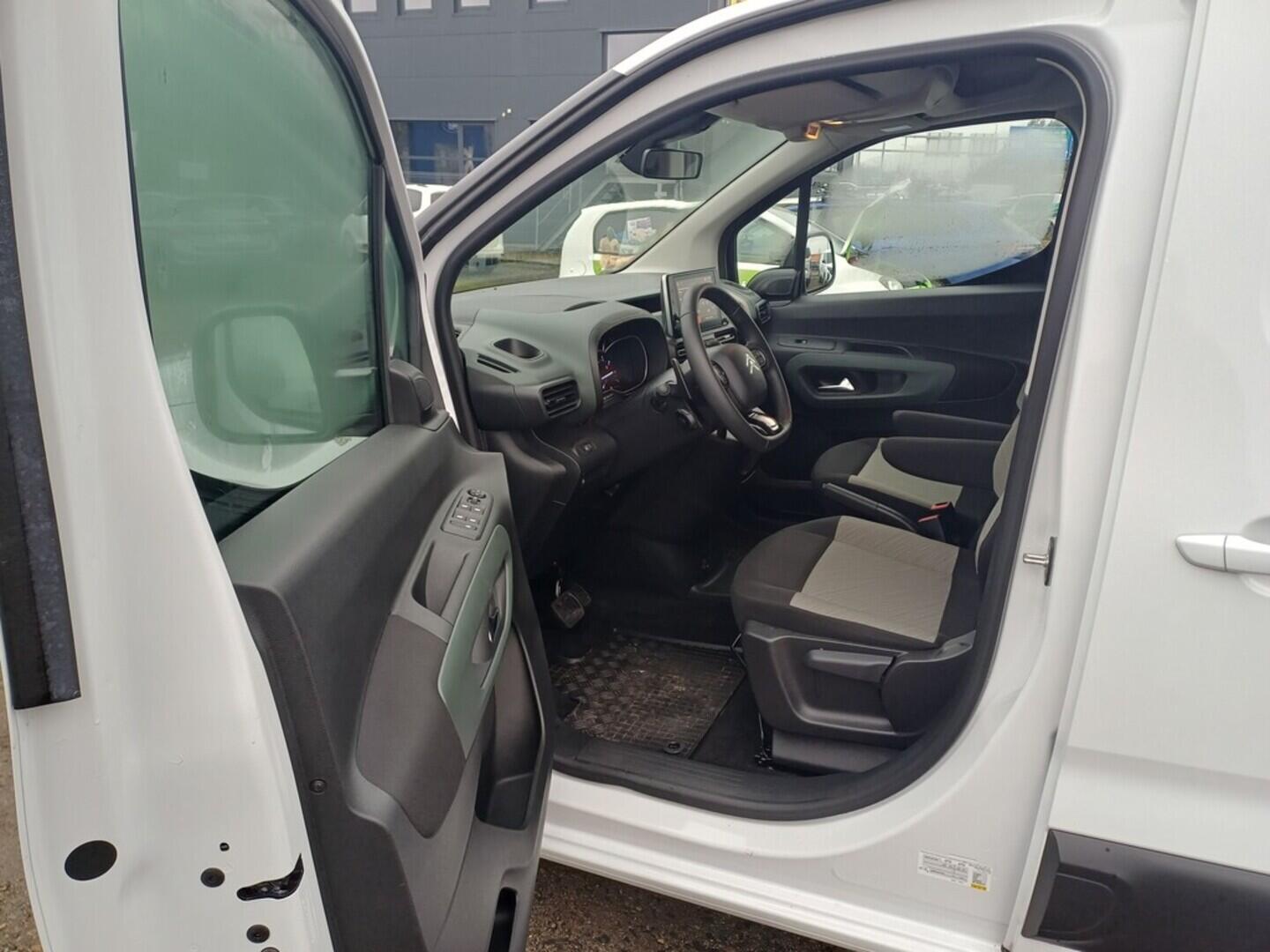 O199V00457_20.webp_BERLINGO XTR 1.5 Blue HDi 96 kW automat, DPH