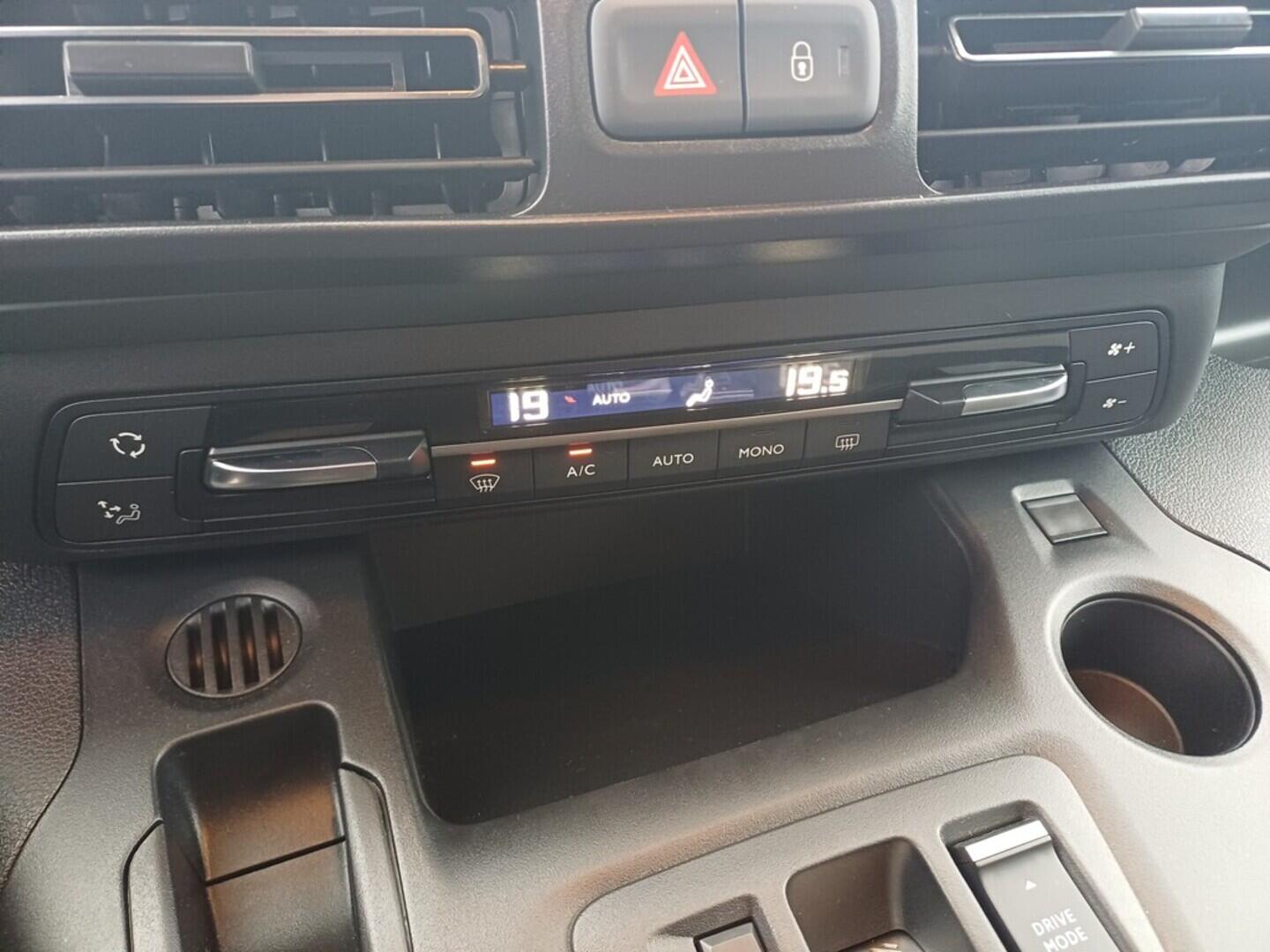 O199V00457_26.webp_BERLINGO XTR 1.5 Blue HDi 96 kW automat, DPH