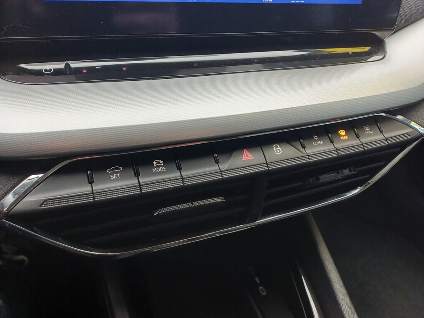 O199V00461_26.webp_OCTAVIA Style 1.5 TSI 110 kW manuál, DPH