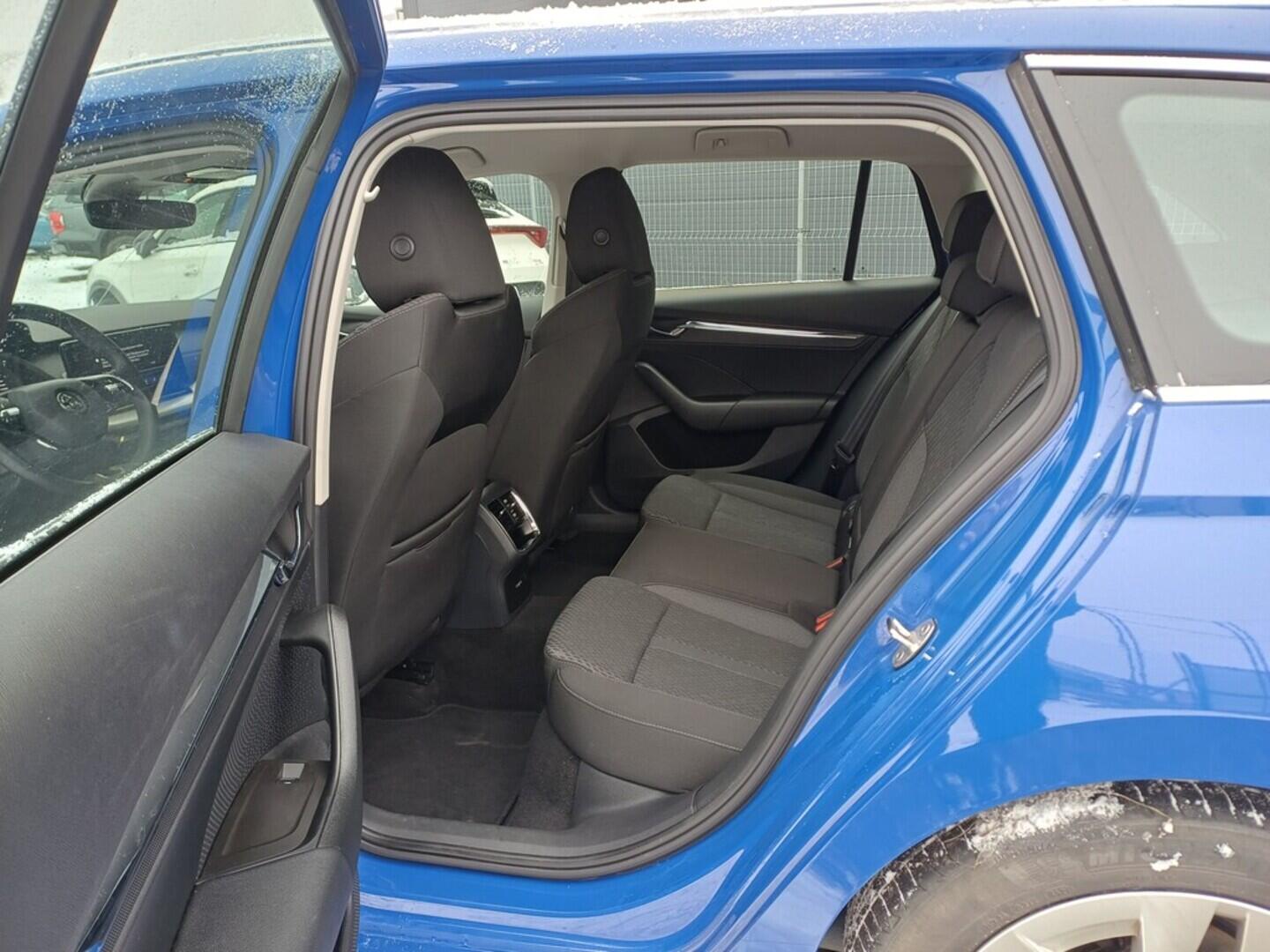 O199V00461_28.webp_OCTAVIA Style 1.5 TSI 110 kW manuál, DPH