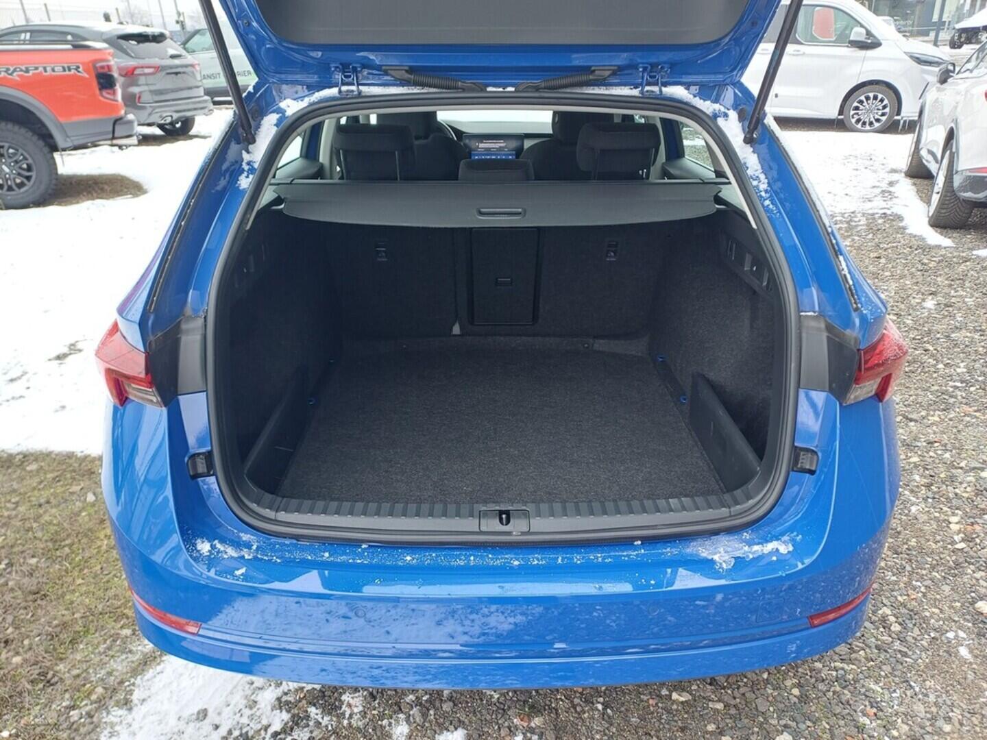 O199V00461_29.webp_OCTAVIA Style 1.5 TSI 110 kW manuál, DPH