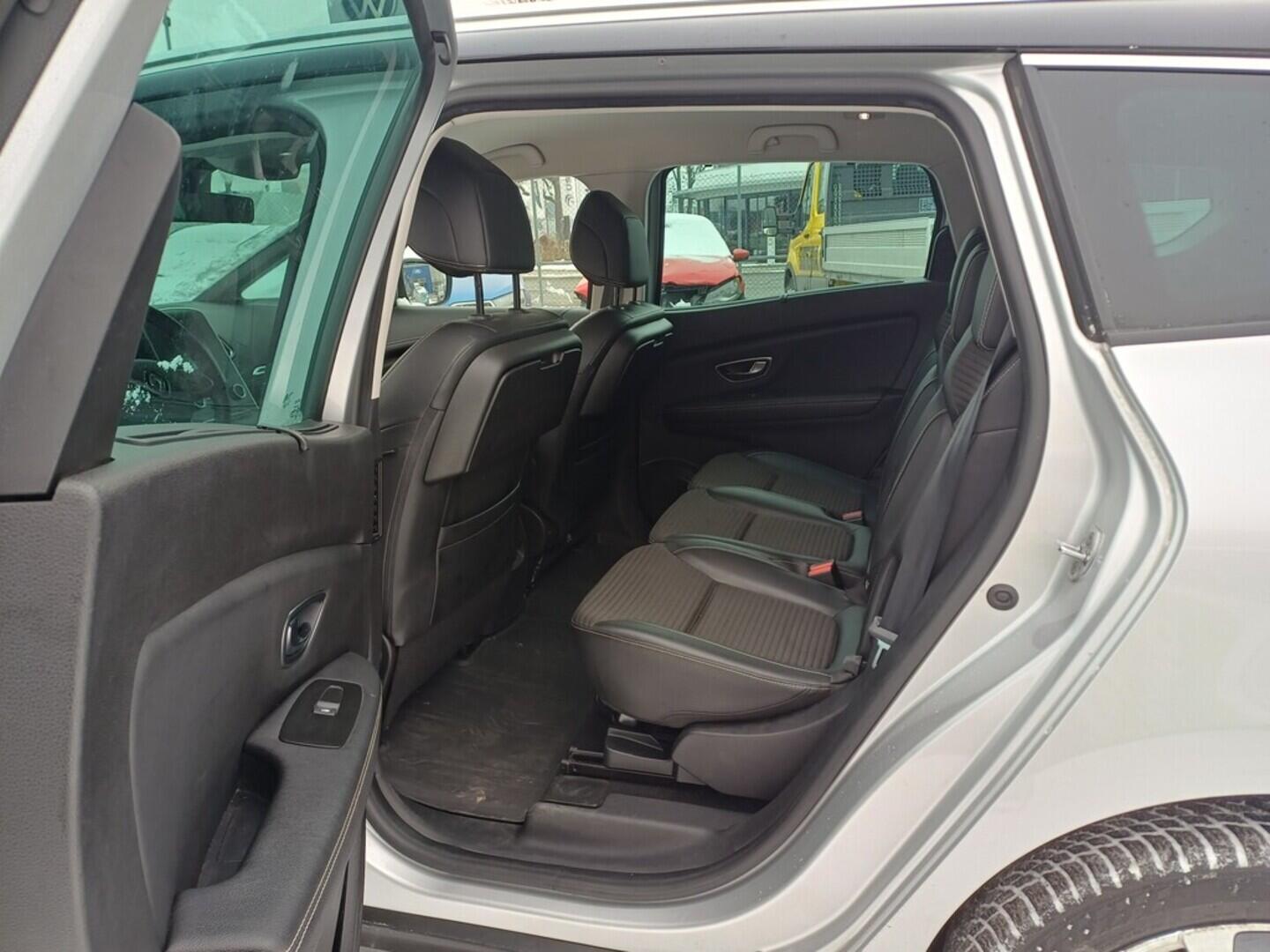 O199V00462_27.webp_GRAND SCÉNIC Intense 1.8 DCi 88 kW manuál