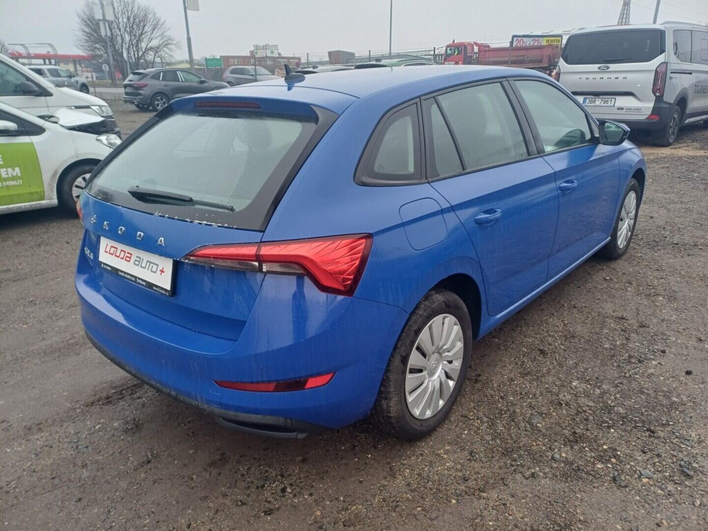 O199V00463_11.webp_SCALA Ambition 1.0 TSI 81 kW manuál, DPH