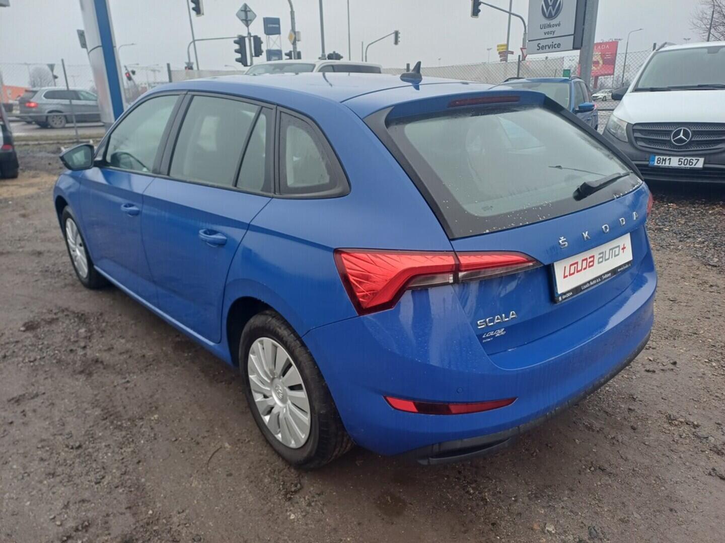 O199V00463_15.webp_SCALA Ambition 1.0 TSI 81 kW manuál, DPH